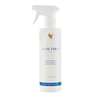 Aloe First er en beroligende spray med aloevera og urter.