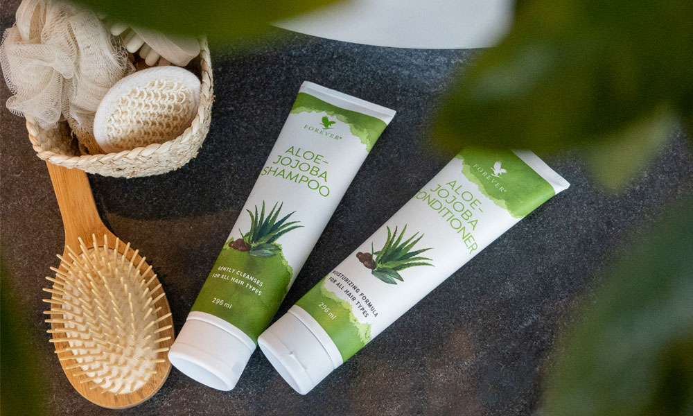 Forever Aloe Vera Conditioner er en hårbalsam, der passer perfekt sammen med Forever Aloe Vera shampoo.